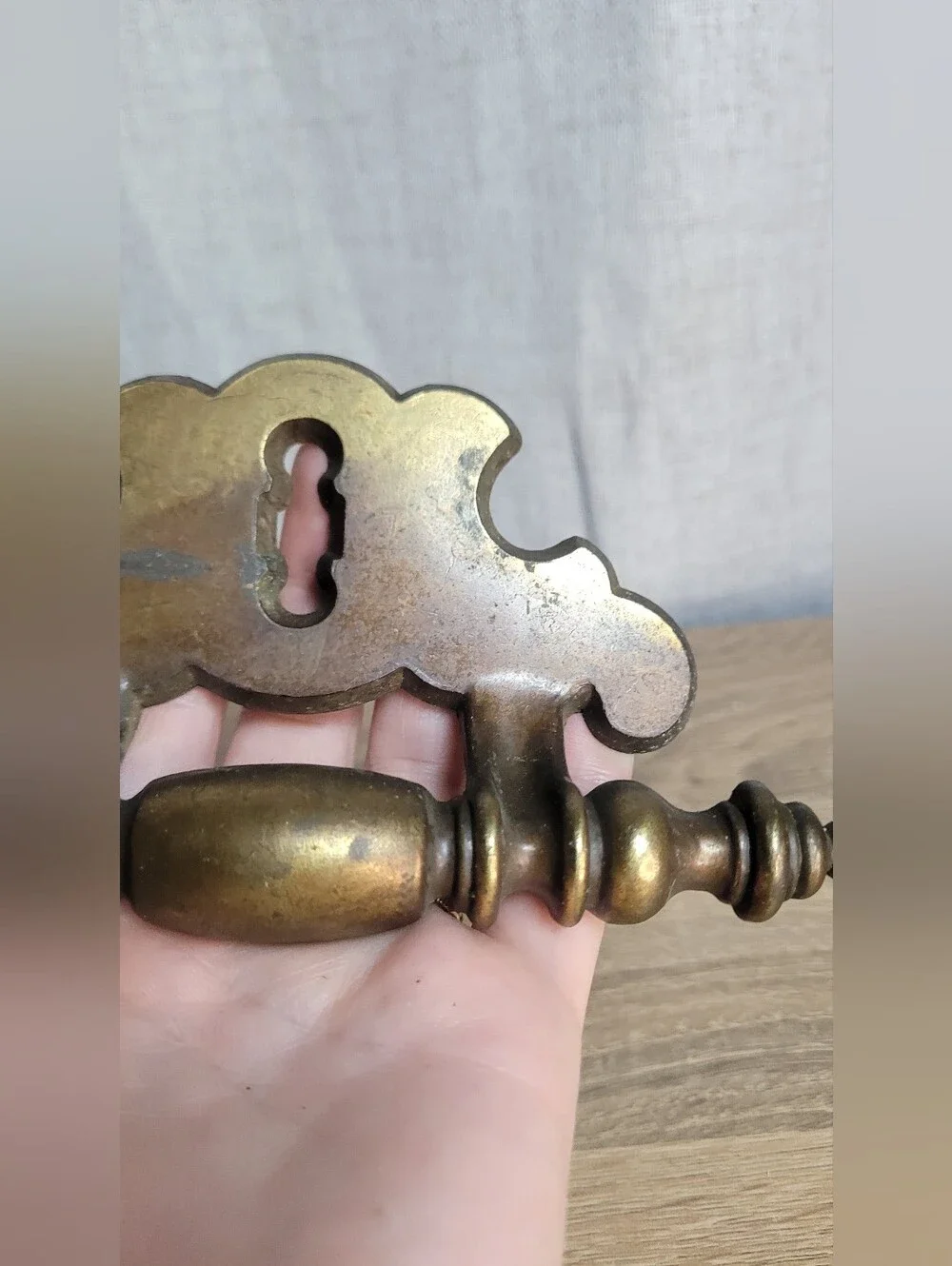 Antique Brass Keyhole Drawer Pulls - Brass Finish